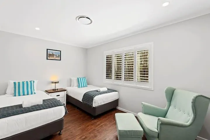 Private Mudjimba Beach Abode 0*,
